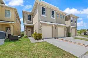 486 Lake Shore Pkwy, DAVENPORT