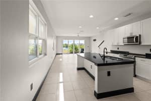 486 LAKE SHORE PARKWAY, DAVENPORT, FL 33896 - MLS#MFRTB8417102