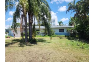 6775 FLAMINGO WAY, ST PETERSBURG, FL 33707 Sold 09/05/25