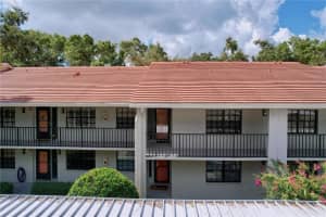 2020 Lakeview Dr #203, CLEARWATER
