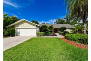 10415 Oakbrook Dr, TAMPA