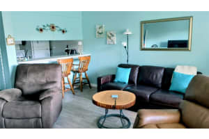 2525 BAY DRIVE, BELLEAIR BLUFFS, FL 33770 - MLS#MFRTB8417455