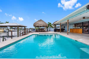 725 FLAMINGO DRIVE, APOLLO BEACH, FL 33572 - MLS#MFRTB8417467