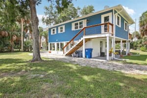 10581 PINE ISLAND DRIVE, WEEKI WACHEE, FL 34607 - MLS#MFRTB8417500