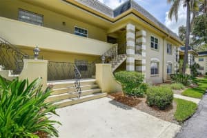 48 Country Club Dr #48, LARGO