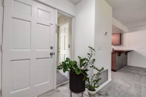 48 COUNTRY CLUB DRIVE, LARGO, FL 33771 - MLS#MFRTB8417672