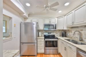 205 KINGS BOULEVARD, SUN CITY CENTER, FL 33573 - MLS#MFRTB8417718