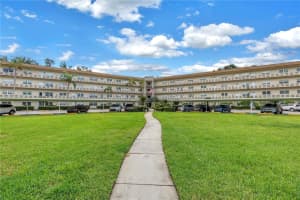5725 80th St N #106, ST PETERSBURG