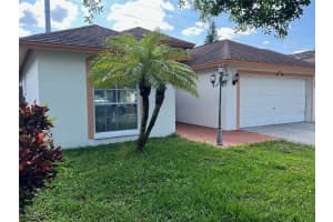 8908 SOUTHBAY DRIVE, TAMPA, FL 33615 - MLS#MFRTB8417925