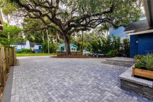 804 HOLLYWOOD STREET, TAMPA, FL 33604 - MLS#MFRTB8417994