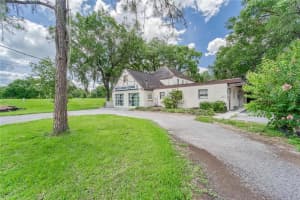 2214 THONOTOSASSA ROAD, PLANT CITY, FL 33563 - MLS#MFRTB8418017