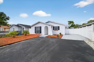 9117 SANDCROFT COURT, TAMPA, FL 33615 - MLS#MFRTB8418019