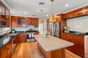 2222 RIDGEWOOD AVENUE, TAMPA, FL 33602 - MLS#MFRTB8418334