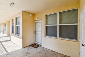 960 Starkey Rd #2203, LARGO