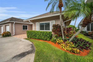 6561 GOLDEN HORSESHOE DRIVE, SEMINOLE, FL 33777 - MLS#MFRTB8418598