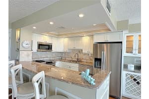 660 ISLAND WAY, CLEARWATER BEACH, FL 33767 - MLS#MFRTB8418813