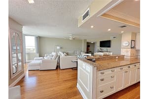 660 ISLAND WAY, CLEARWATER BEACH, FL 33767 - MLS#MFRTB8418813