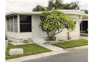 10118 LAKE DRIVE, LARGO, FL 33773 - MLS#MFRTB8418837