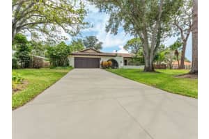 7220 SUNSHINE DRIVE, ST PETERSBURG, FL 33705 - MLS#MFRTB8418923