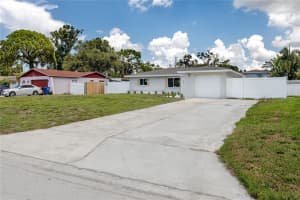 2541 COLUMBUS WAY, ST PETERSBURG, FL 33705 - MLS#MFRTB8418930