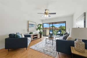 825 SOUTH VILLAGE DRIVE, ST PETERSBURG, FL 33716 - MLS#MFRTB8419015