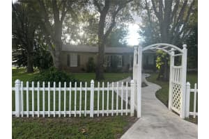 10520 Henderson Rd, TAMPA