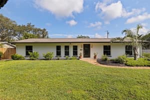 1727 Karleton Pl S, ST PETERSBURG