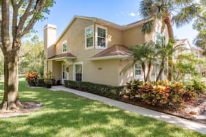 2203 Andover Cir, PALM HARBOR