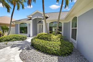 912 LANDMARK CIRCLE, ST PETERSBURG, FL 33715 - MLS#MFRTB8419219