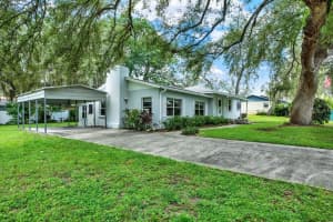 9618 N Hartts Dr, TAMPA