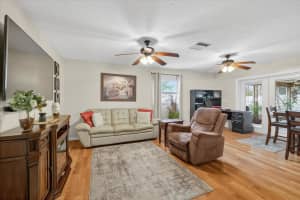 420 LEWIS BOULEVARD, ST PETERSBURG, FL 33705 - MLS#MFRTB8419501