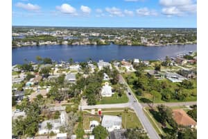 695 SUNSET DR, TARPON SPRINGS, FL 34689 - MLS#MFRTB8419508