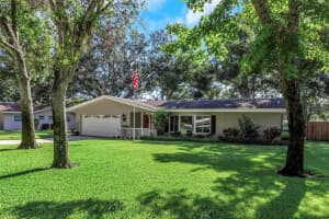 711 Forest Glen Rd, CLEARWATER