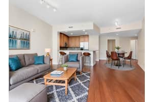 450 KNIGHTS RUN AVENUE, TAMPA, FL 33602 - MLS#MFRTB8419673