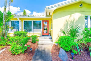 240-242 Mateo Way Ne, ST PETERSBURG