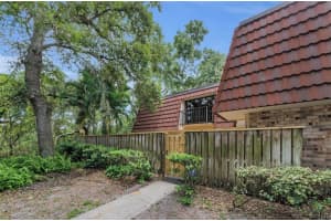 702 1st Ct, PALM HARBOR