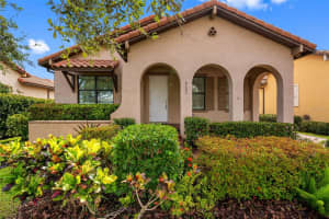 6153 Yeats Manor Dr, TAMPA