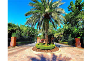 10004 TREE TOPS LAKE ROAD, TAMPA, FL 33626 - MLS#MFRTB8420393