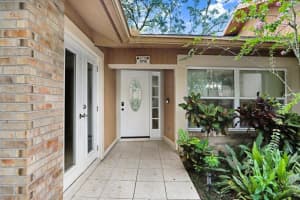 1040 SYLVIA LANE, TAMPA, FL 33613 - MLS#MFRTB8420546
