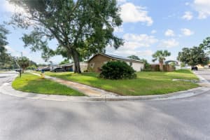 8841 OAK CIRCLE, TAMPA, FL 33615 - MLS#MFRTB8420636