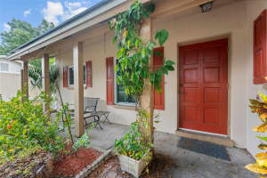 8841 OAK CIRCLE, TAMPA, FL 33615 - MLS#MFRTB8420636