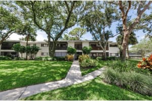 3259 Fox Chase Cir N #106, PALM HARBOR