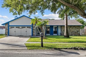 6713 LEEWARD ISLE WAY, TAMPA, FL 33615 - MLS#MFRTB8420998