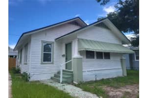 1042 8th Ave S, ST PETERSBURG