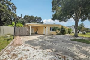 15381 Bedford Cir W, CLEARWATER