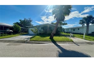 424 Leisure Pl, LAKELAND