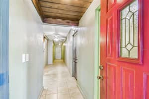 819 BOUGAINVILLEA AVENUE, TAMPA, FL 33612 - MLS#MFRTB8421448