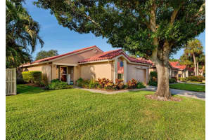 526 ST TROPEZ CIRCLE, ST PETERSBURG, FL 33703 - MLS#MFRTB8421453