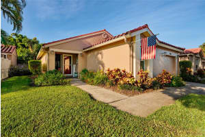 526 ST TROPEZ CIRCLE, ST PETERSBURG, FL 33703 - MLS#MFRTB8421453