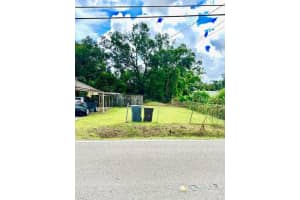 904 SOUTHERN AVENUE, LAKELAND, FL 33815 - MLS#MFRTB8421469